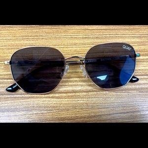 Brand New Quay Big Time polarized sunglasses